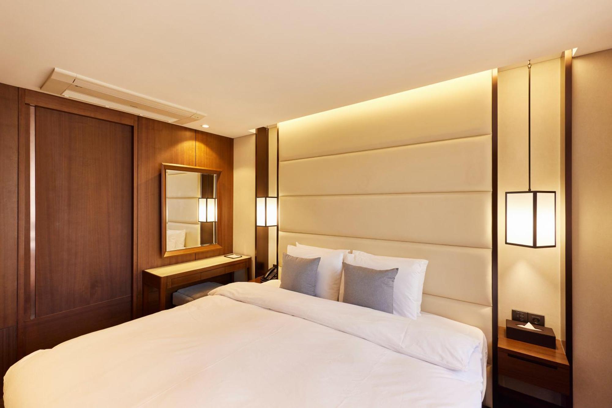 Uri& 4* Seoul