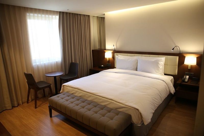 Hotel Uri& 4*
